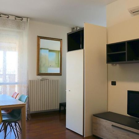 Happy Flat With Terrace Apartamento Milão Exterior foto