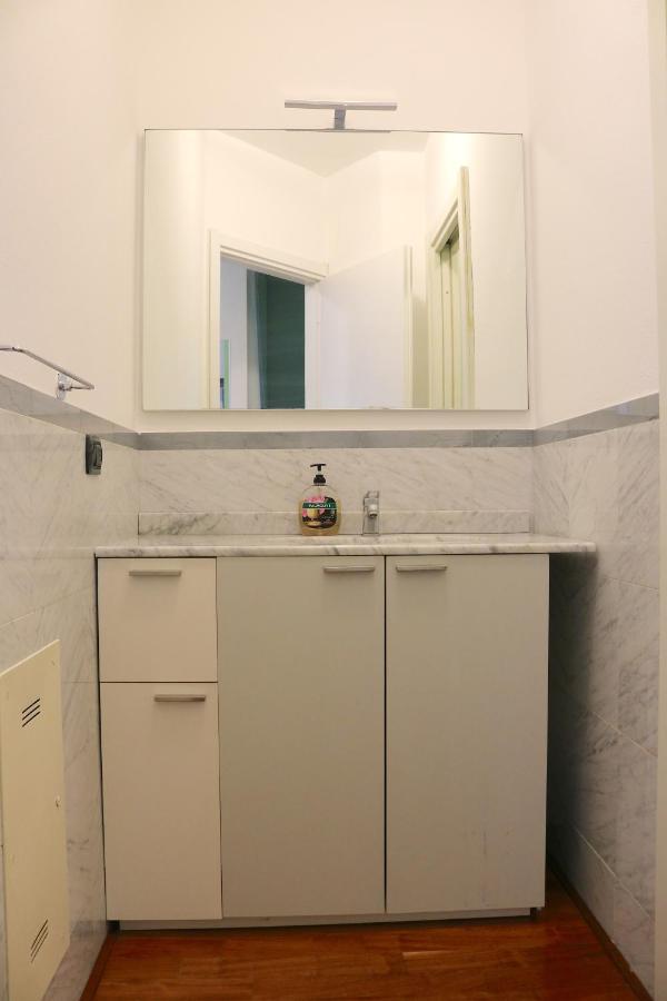 Happy Flat With Terrace Apartamento Milão Exterior foto