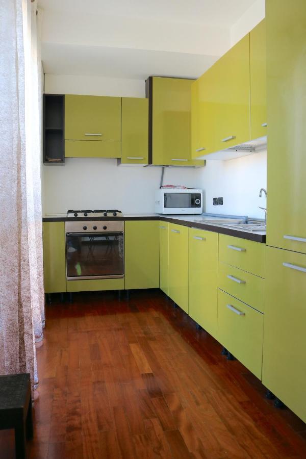 Happy Flat With Terrace Apartamento Milão Exterior foto
