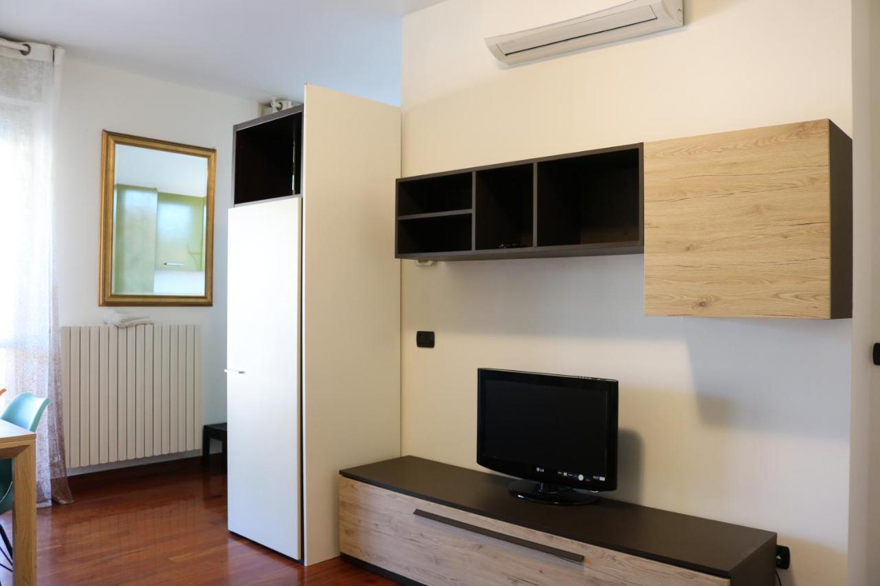 Happy Flat With Terrace Apartamento Milão Exterior foto